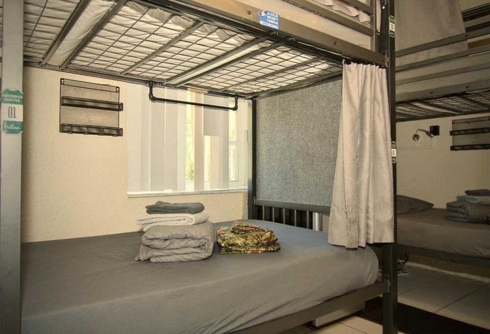 Single Bed in 10-Bed Dormitory Room interior
